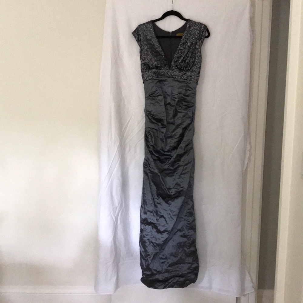 Nicole Miller Platinum/Silver Formal Dress